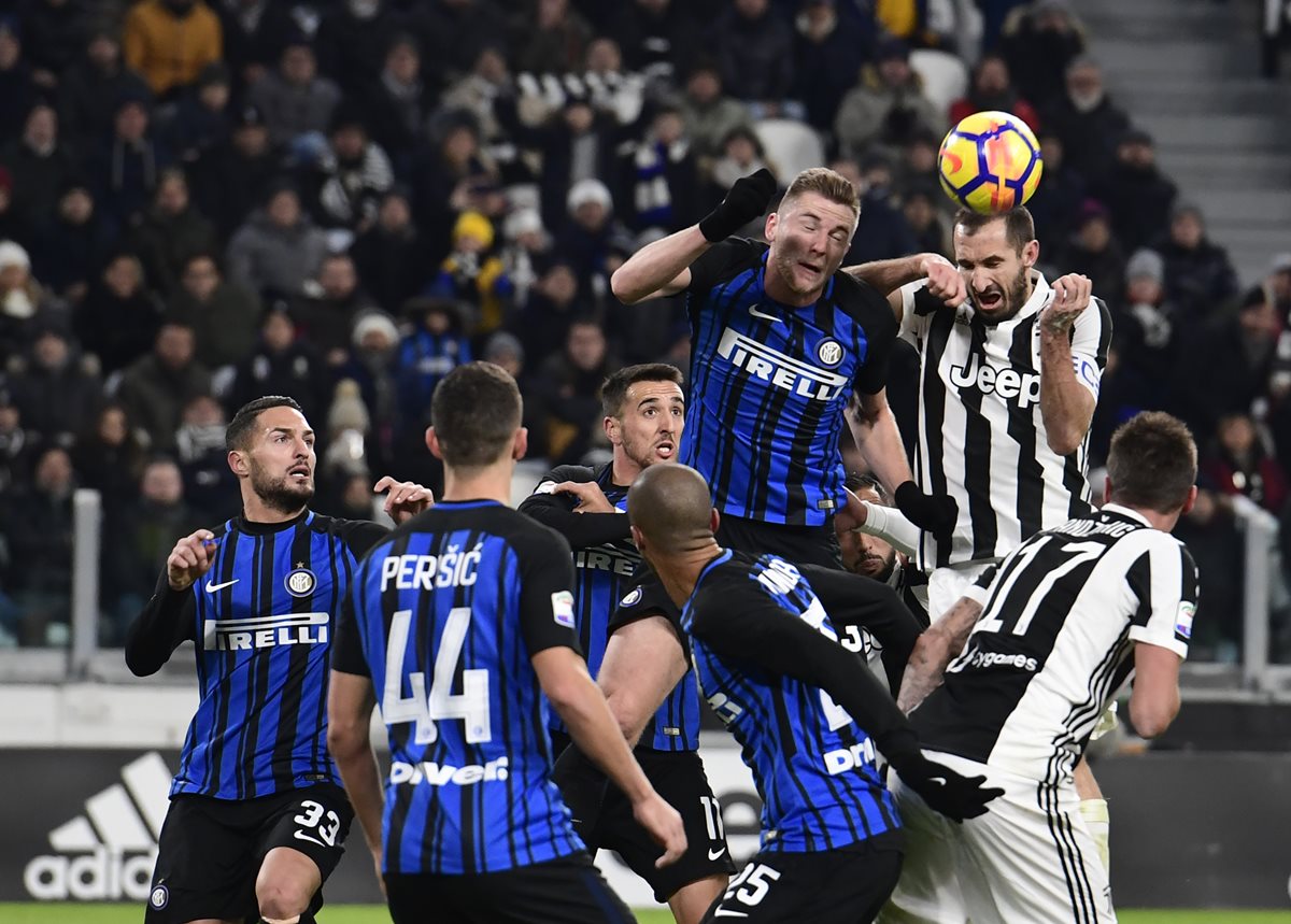 El Inter de Milán sigue firme en el primer lugar de la Serie A. (Foto Prensa Libre: AFP)