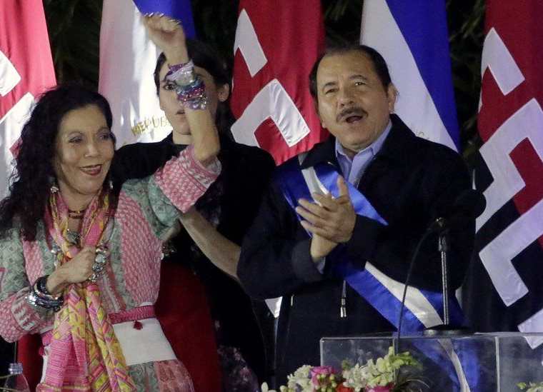 Rosario Murillo, esposa de Daniel Ortega y vicepresidenta de Nicaragua desde 2017, fue la primera representante del gobierno en comparecer el jueves tras la grave crisis nacional originada por las reformas a la seguridad social. AFP