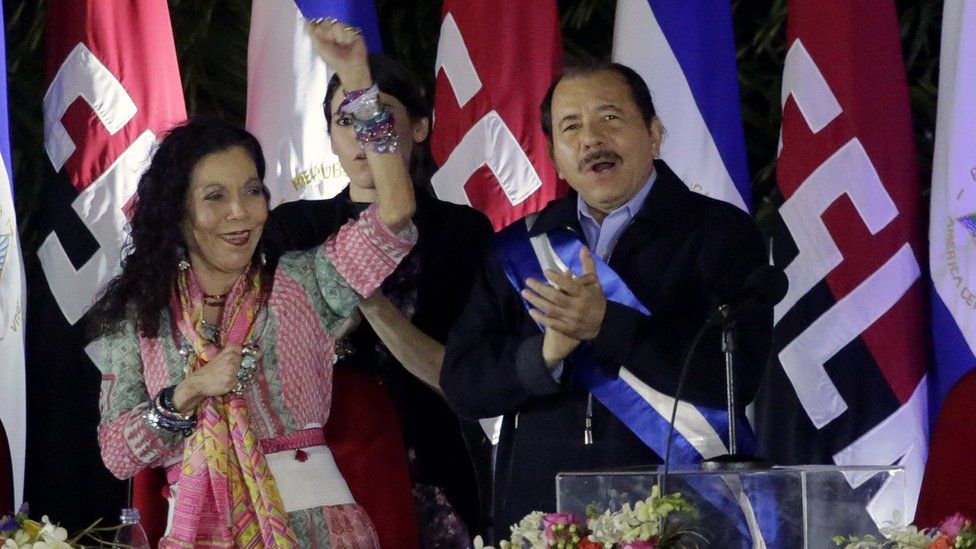 Rosario Murillo, esposa de Daniel Ortega y vicepresidenta de Nicaragua desde 2017, fue la primera representante del gobierno en comparecer el jueves tras la grave crisis nacional originada por las reformas a la seguridad social. AFP