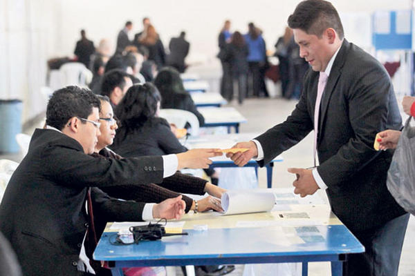 En la capital, la elección se efectuará en el Parque de La Industria, zona 9. Los profesionales del Derecho también votarán en todo el país.