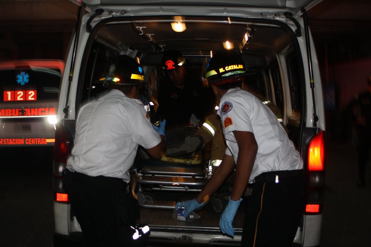 Los heridos fueron ingresados al Hospital General San Juan de Dios. (Foto Prensa Libre: Cortesía CVB)