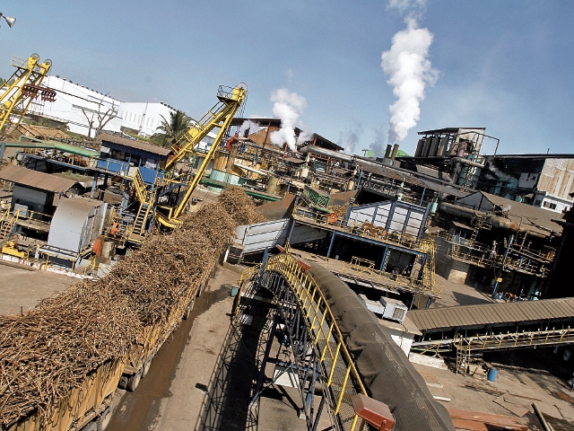 El país busca un mejor acceso para el azúcar guatemalteca en Perú. (Foto Prensa Libre: Saul Martinez)