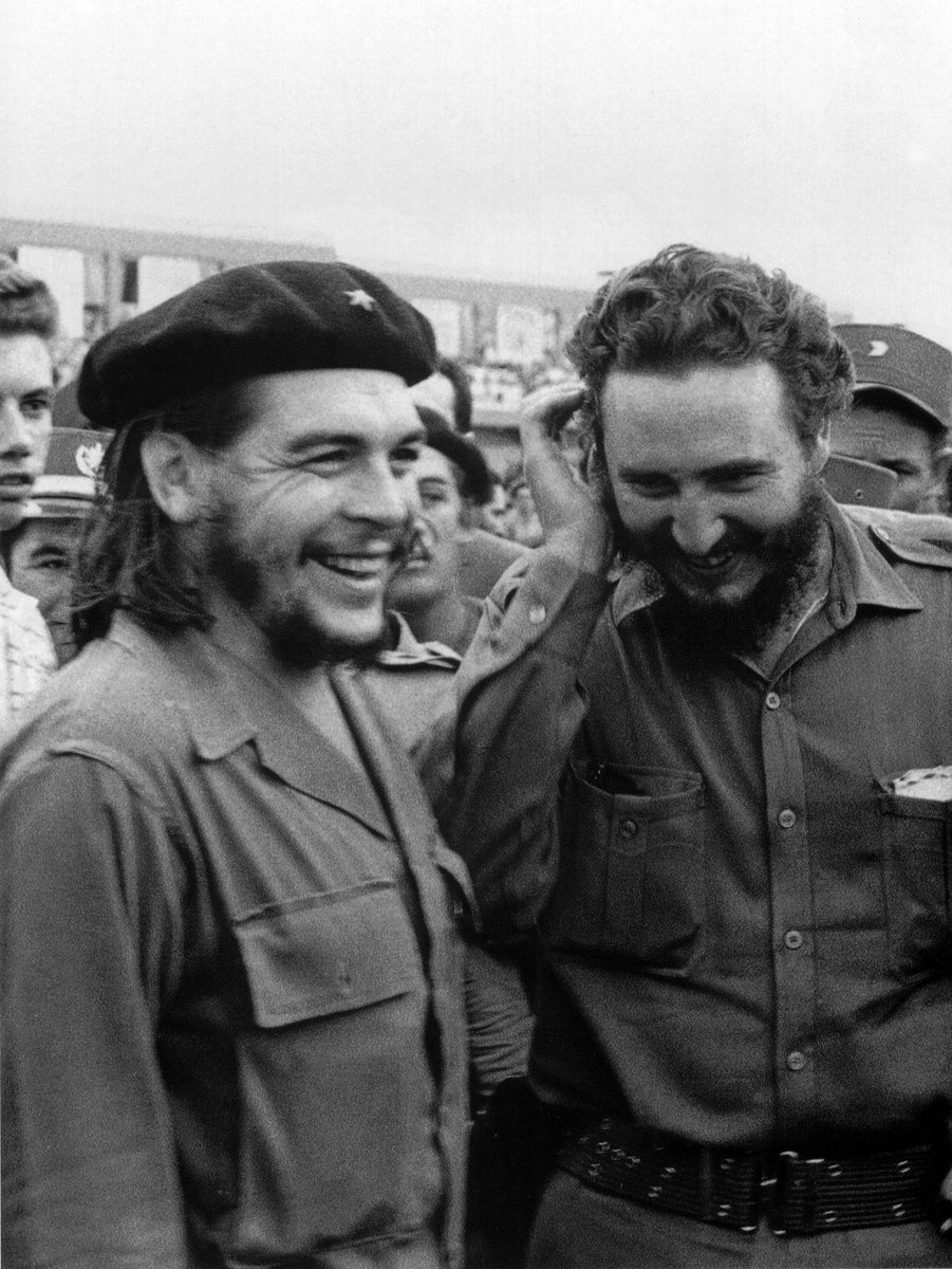 Fidel Castro y Che Guevara en la década de 1960. (Foto: AFP)