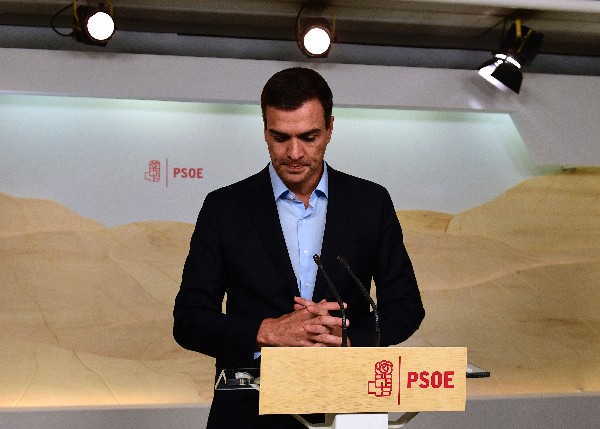 Pedro Sánchez,secretario general del PSOE participa en un reunión del partido. (Foto Prensa Libre: EFE)