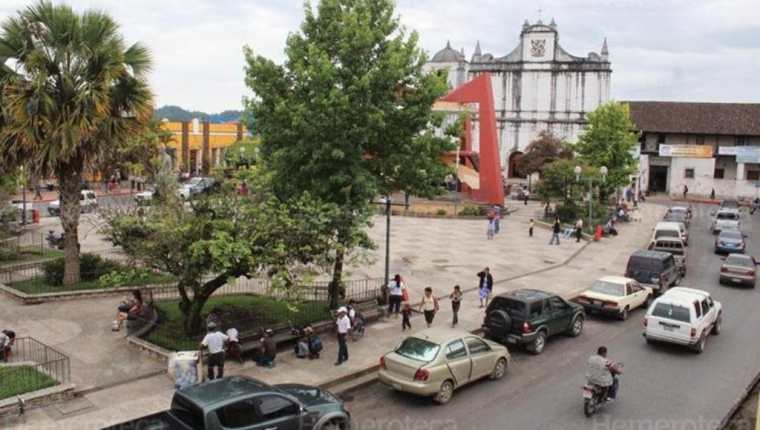 Parque central de Cobán, Alta Verapaz. (Foto Prensa Libre: Hemeroteca PL)
