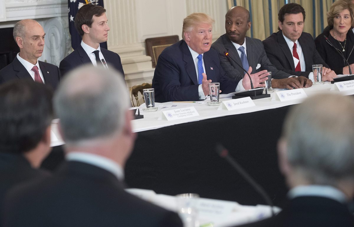 Trump habla durante una reunión en la Casa Blanca en Washington.(Foto Prensa Libre:AFP).