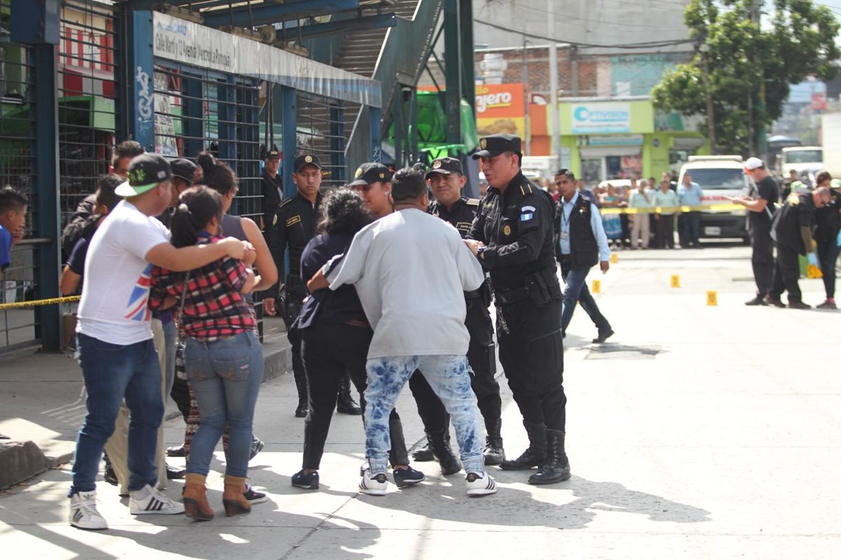 En cercanías del mercado La Parroquia, zona 6 de la capital, ocurrió el ataque armado que le causó la muerte a dos estudiantes del Instituto Adrián Zapata. (Foto HemerotecaPL: Érick Ávila)