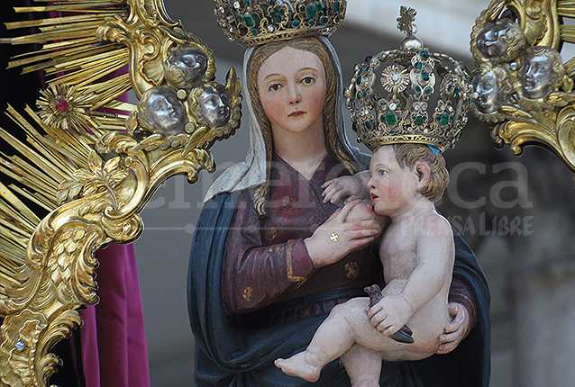 Detalle de la Virgen del Socorro en su procesión de mayo. (Foto: Néstor Galicia)