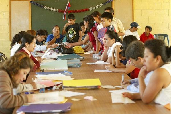 La carrera de magisterio genera disputas entre colegios que desean impartirla y el Mineduc.