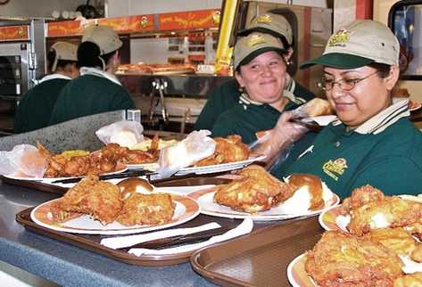 Según la Cámara de Comercio e Industria de El Salvador, el galardón será entregado como un reconocimiento mostrado a la confianza en el país y la generación de empleo. (Foto Prensa Libre: Hemeroteca PL)