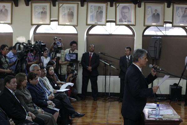 Ricardo Sagastume Morales expone, en vista pública en la CC, sus argumentos de por qué la Fiscal General debe dejar el cargo en mayo próximo.