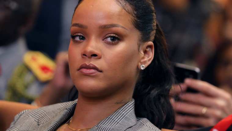 Rihanna acusó Snapchat de ridiculizar a las víctimas de abuso doméstico luego de que la app lanzara la publicidad de un juego en el que los usuarios "abofeteaban" a la cantante. (Foto Prensa Libre: AFP).