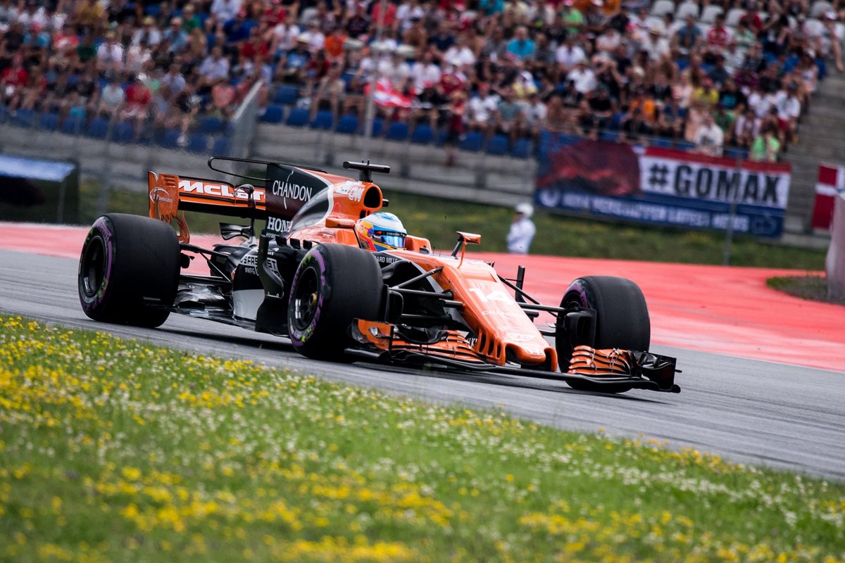 Fernando Alonso, de McLaren-Honda, en acción, durante el Gran Premio de Austria. (Foto Prensa Libre: EFE)