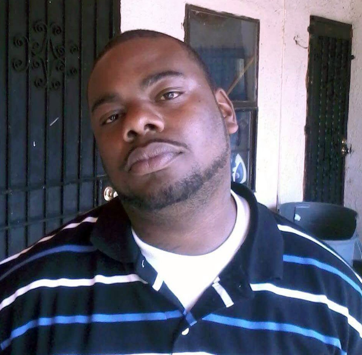 Nicholas Robertson, murió baleado por la Policía. (Foto Prensa Libre: AP).