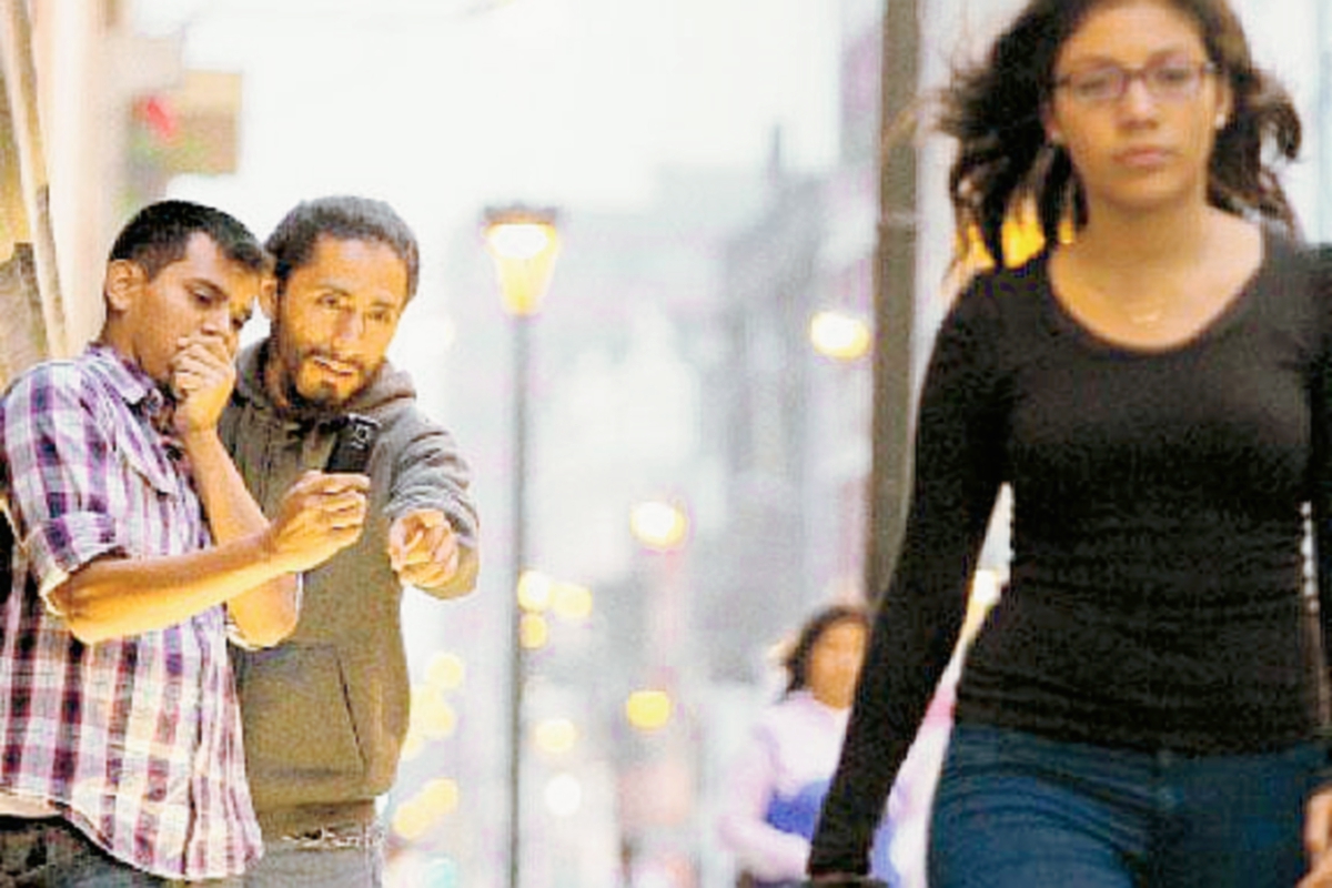 Las mujeres, sin importar la edad, son las más vulnerables a sufrir acoso callejero (Foto Prensa Libre: Hemeroteca PL).