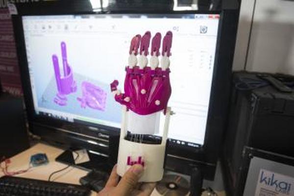 Investigador canadiense beneficiará a personas de Zacapa con prótesis que cuestan US$200