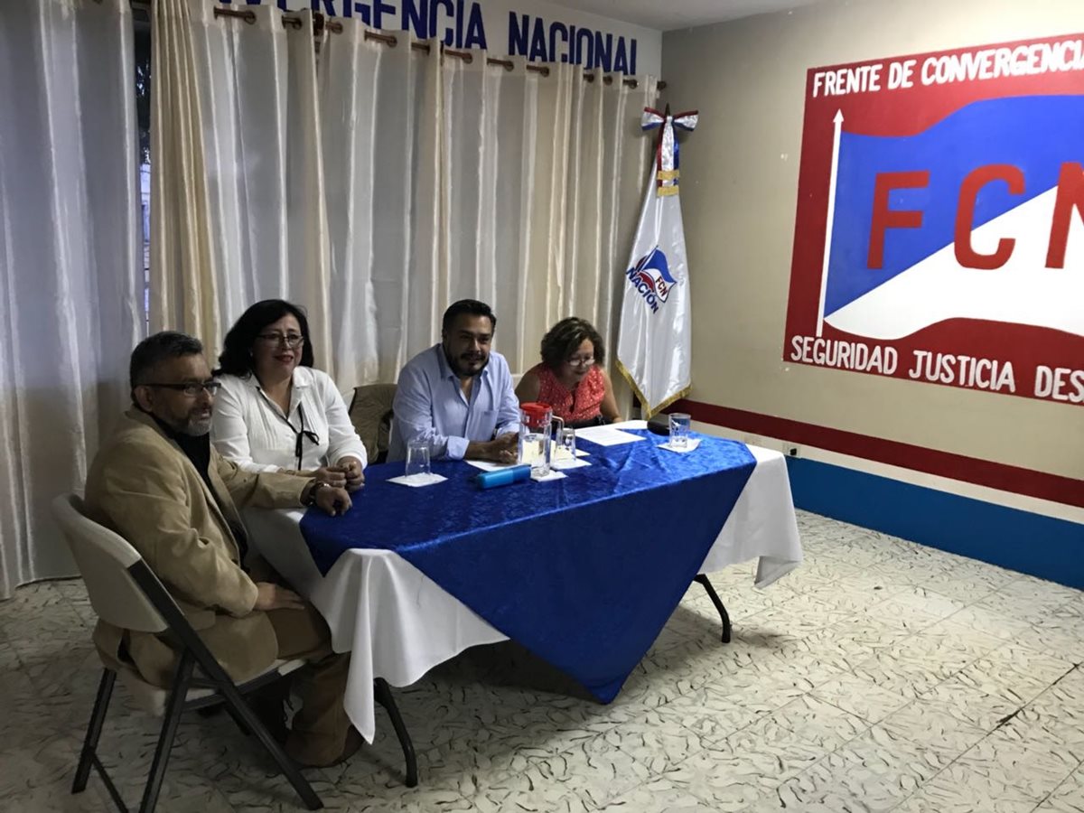 Miembros del comité ejecutivo de FCN-Nación durante la conferencia de prensa. (Foto Prensa Libre: Cortesía José Castro).