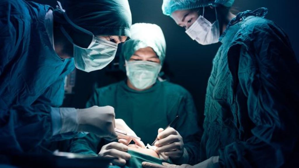 No hay evidencia que demuestre los beneficios de esta práctica, dice la OMS. (THINKSTOCK)