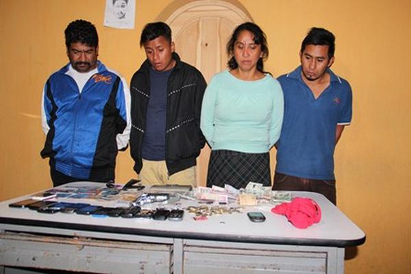 Melvin Elder López Vásquez, Édgar Giovanni Vásquez Rodríguez, Kevin Rodríguez Díaz,  María Carmen Leticia  Funes  fueron detenidos en Totonicapán. (Édgar Domínguez).