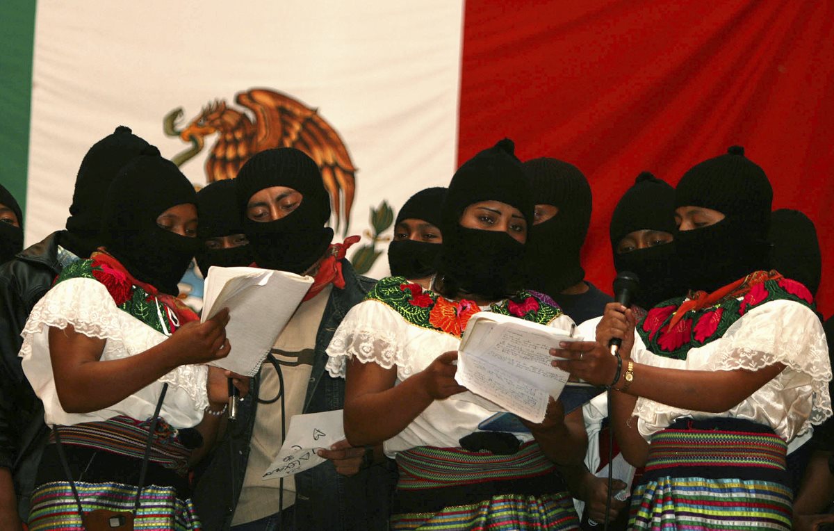 Mujeres miembros del Ejército Zapatista de Liberación Nacional, en Chiapas, México. (Foto Prensa Libre: AFP)