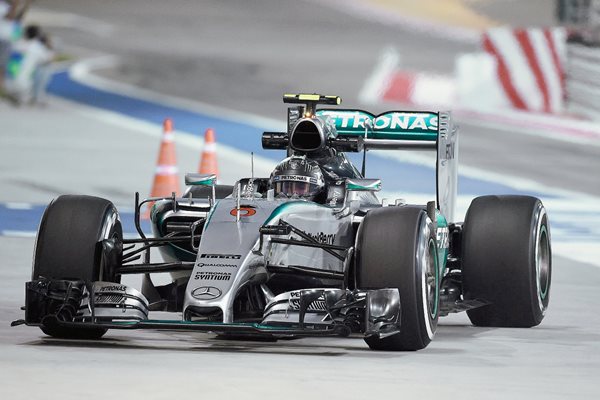 Nico Rosberg captado en las prácticas libres de este viernes. (Foto Prensa Libre: AFP)