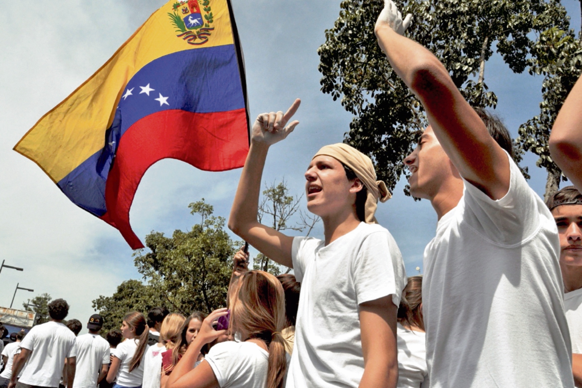 Cada día crece el número de personas que se suman a las manifestaciones en Venezuela, donde se acentúa la crisis. (Foto Prensa Libre: Hemeroteca PL).