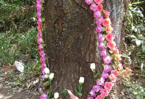 Vecinos acuden a observar la Virgen. (Foto Prensa Libre: Alexander Coyoy)