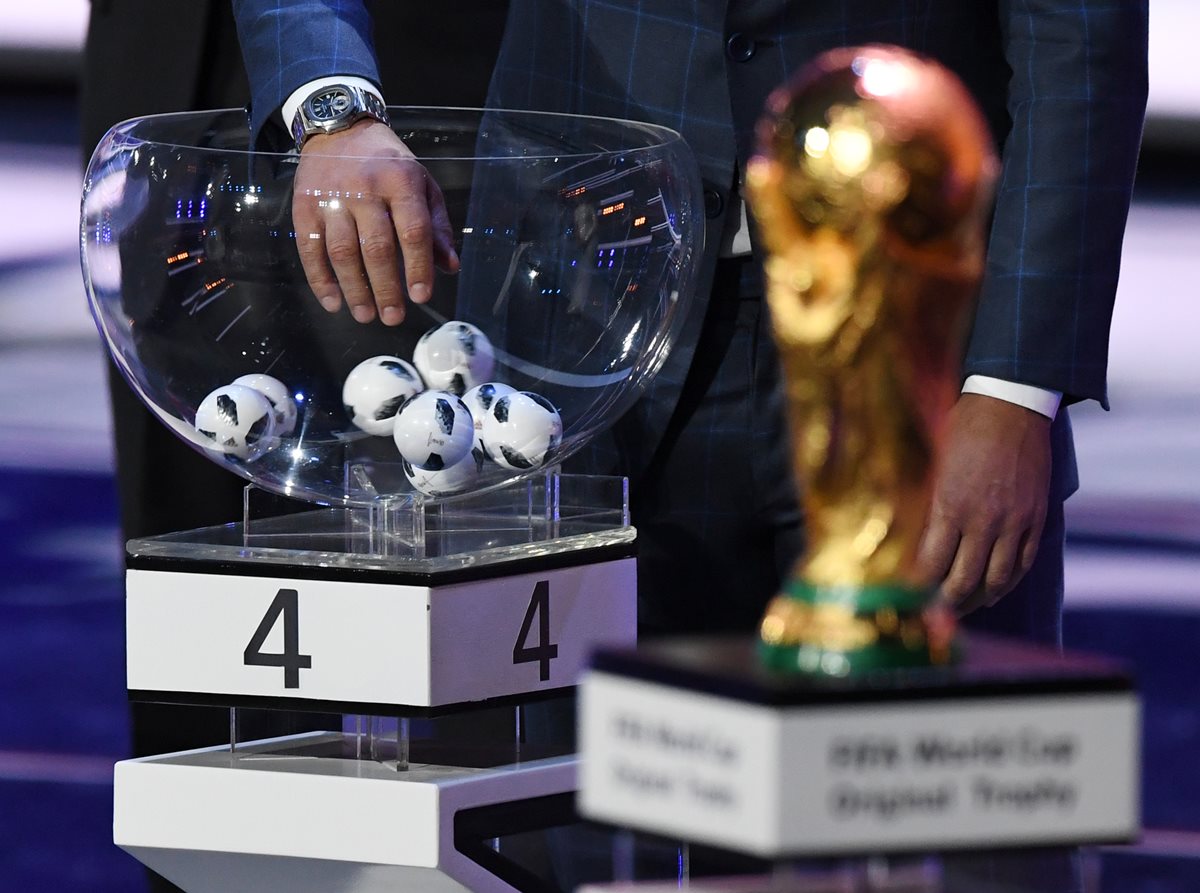 Este viernes quedaron definidos los ocho grupos del Mundial de Rusia. (Foto Prensa Libre: AFP).