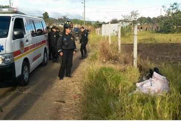 Bomberos esperan la llegada del MP al lugar del hallazgo. (Foto: Bomberos Voluntarios )<br _mce_bogus="1"/>