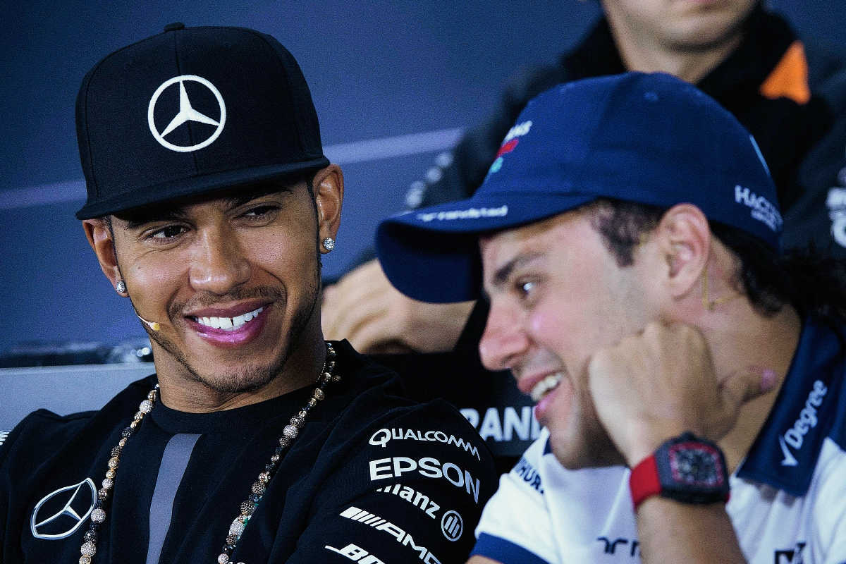 Lewis Hamilton junto a Felipe Massa en la conferencia de prensa de este jueves. (Foto Prensa Libre: AP)