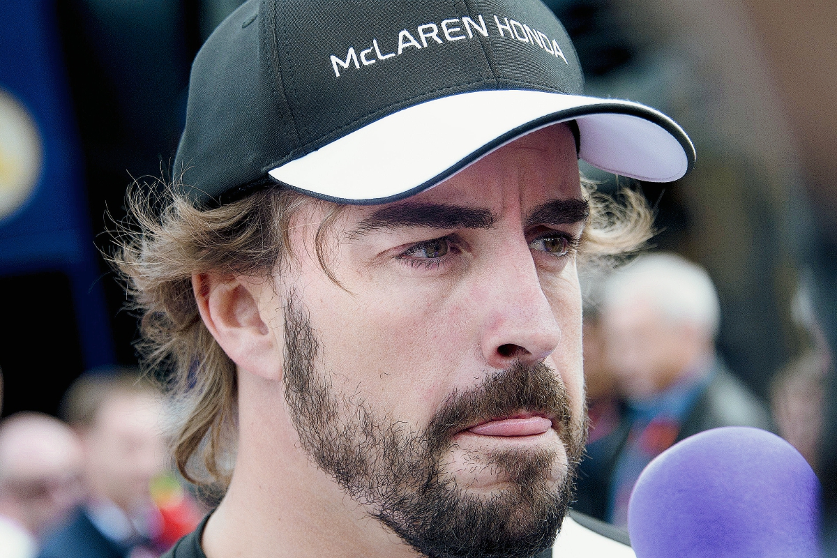 Fernando Alonso deberá esperar la sanción de la Fia por los cambios en su monoplaza. (Foto Prensa Libre: AFP)