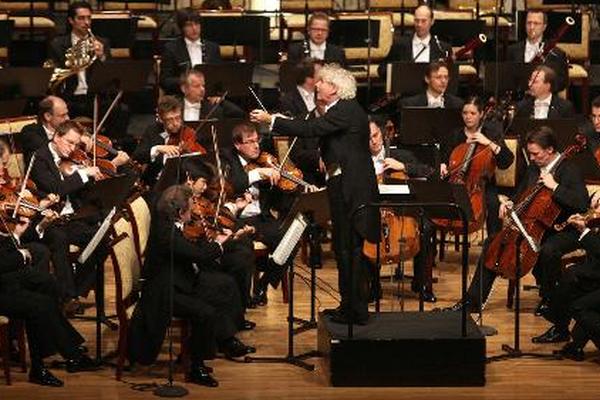 La Orquesta Filarmónica de Berlín, Sony y la empresa Korg, difundirán  música en directo con gran calidad de sonido. (Foto Prensa Libre: AFP)