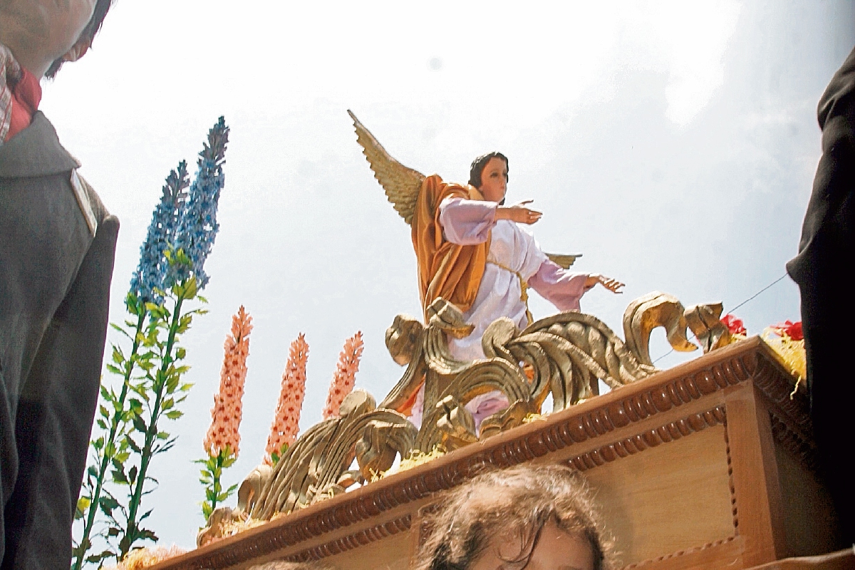 La imagen de  Jesús Resucitado de  El Calvario sale en procesión desde 1858, según las crónicas.