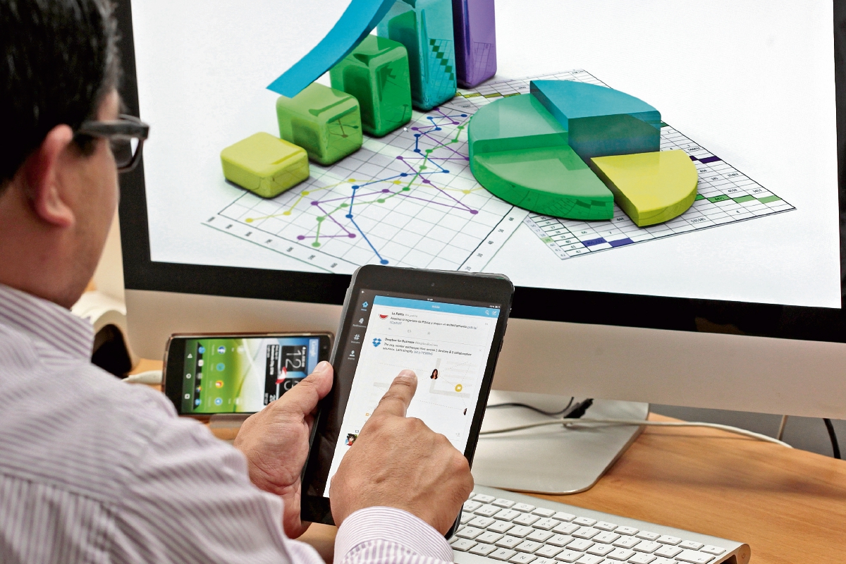 Hoy en día, cuando la tecnología se cae, las vidas de las personas se vuelven también caóticas. (Foto Hemeroteca PL).