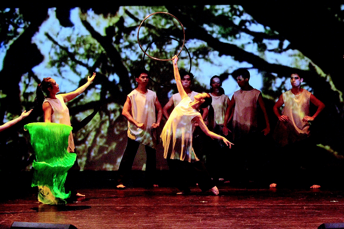 Con música,  danza y mucha energía,  jóvenes del país asiático exaltan la naturaleza,  herencia cultural e identidad de su país.  (Foto Prensa Libre: Edwin Castro)
