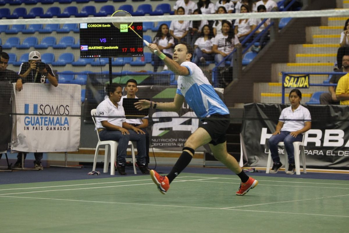 Kevin Cordón, en acción, durante el juego final del Herbalife International Series. (Foto Prensa Libre: Paulo Raquec)