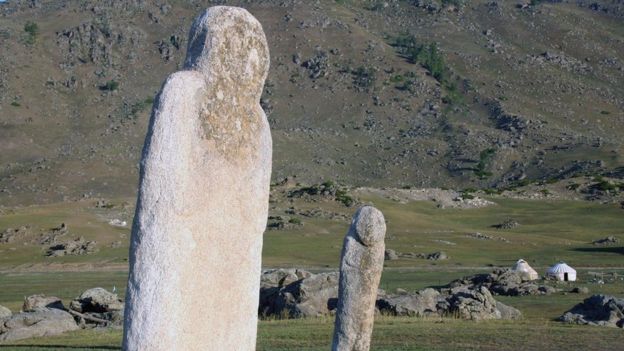 Los monolitos gigantes recuerdan las ceremonias religiosas llevadas a cabo aquí por Gengis Kan. JAMES MICHAEL DORSEY