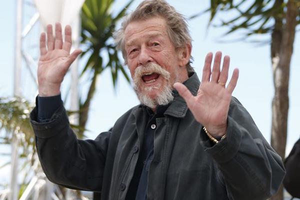 El actor británico John Hurt, de 74 años, es famoso por películas como El hombre elefante (Foto Prensa Libre: EFE)