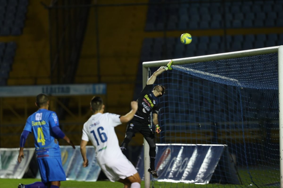 Comunicaciones ganó pero sigue sin convencer a su afición en este Torneo Clausura 2018. (Foto Prensa Libre: Francisco Sánchez)