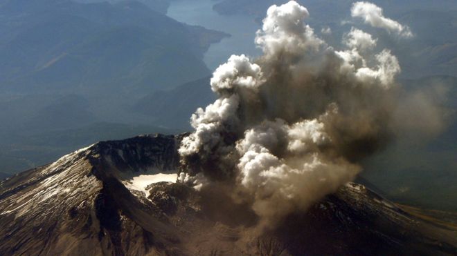 El Monte Santa Helena, en el estado de Washington, forma parte de un arco volcánico que se extiende desde el norte de California hasta Columbia Británica en Canadá. GETTY IMAGES
