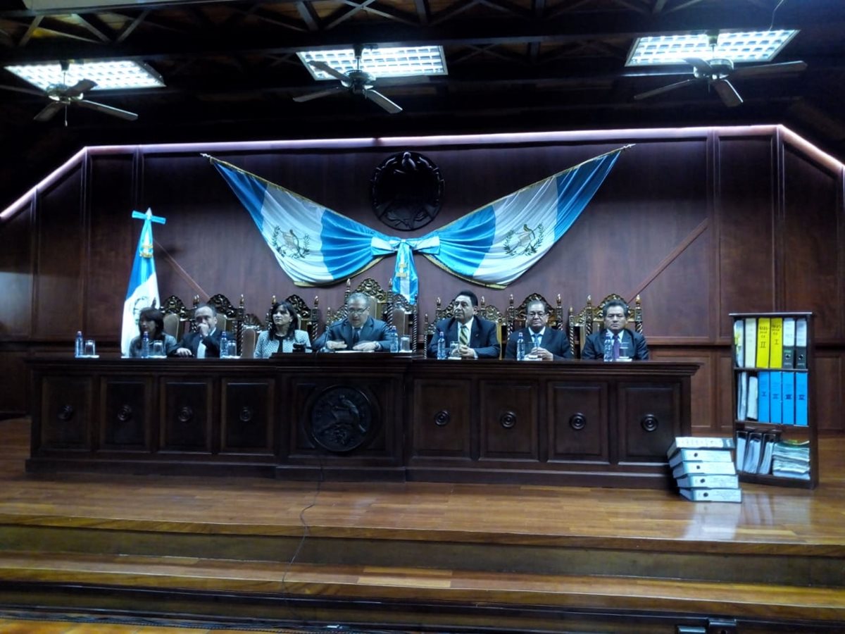 La Corte de Constitucionalidad anunció el rechazo de tres amparos en contra del presidente Jimmy Morales. (Foto Prensa Libre: Óscar Rivas)