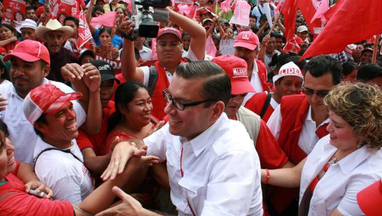 Manuel Baldizón acompañado de su esposa Rosamaria durante una gira de trabajo en Cobán. (Foto Prensa Libre: HemerotecaPL)