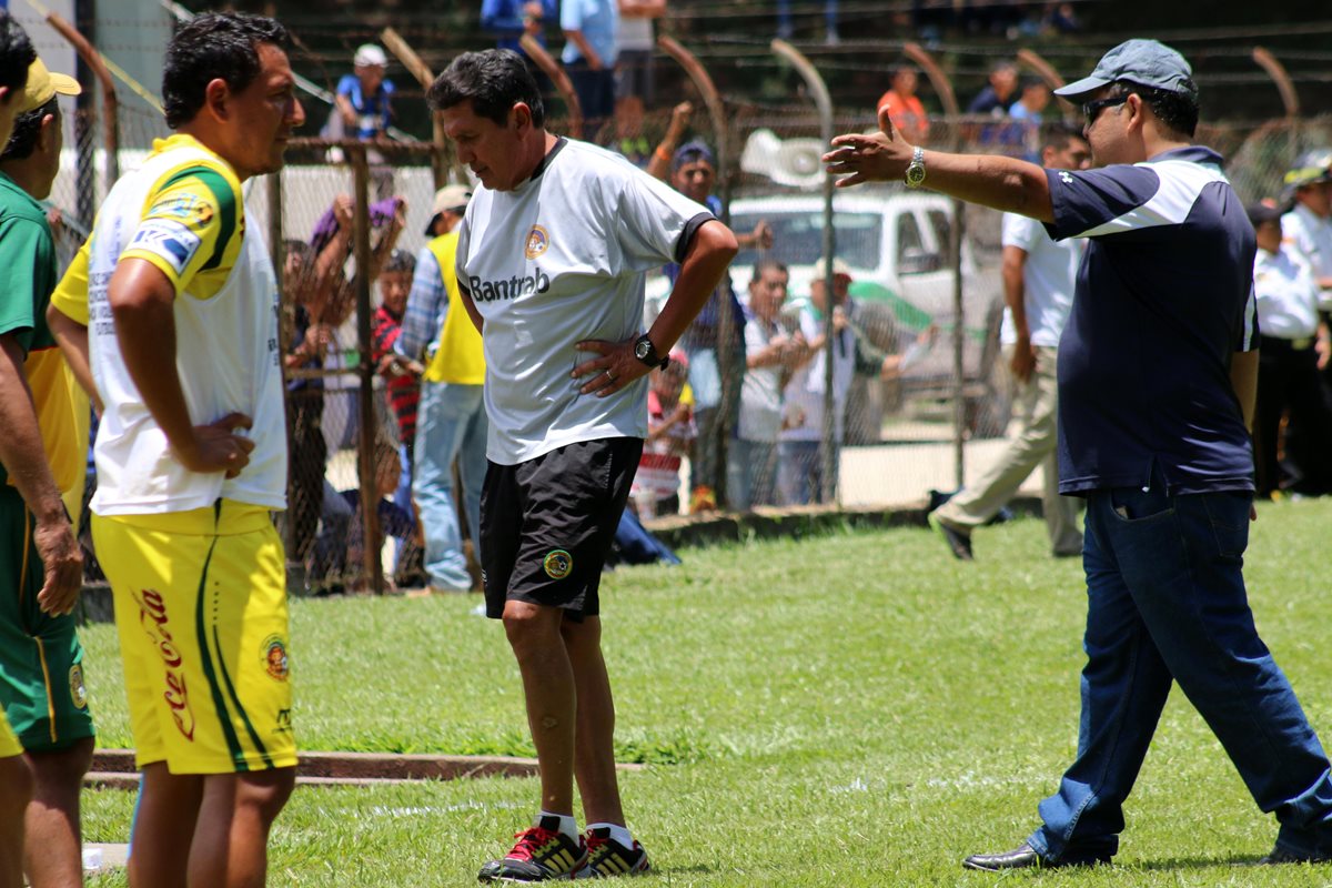 Francisco Melgar tuvo una mala campaña al frente de Guastatoya. (Foto Prensa Libre: Hemeroteca PL)