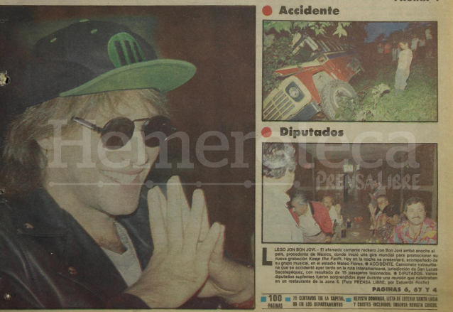Jon Bon Jovi a su llegada al país destacaba en la portada de Prensa Libre del 31 de octubre de 1993. (Foto: Hemeroteca PL)