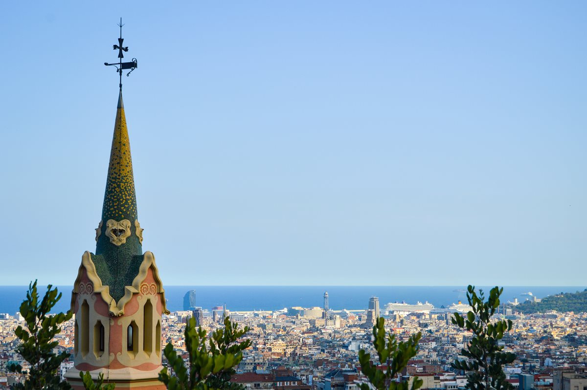 Atardecer barcelonés visto desde el emblemático Park Güell.