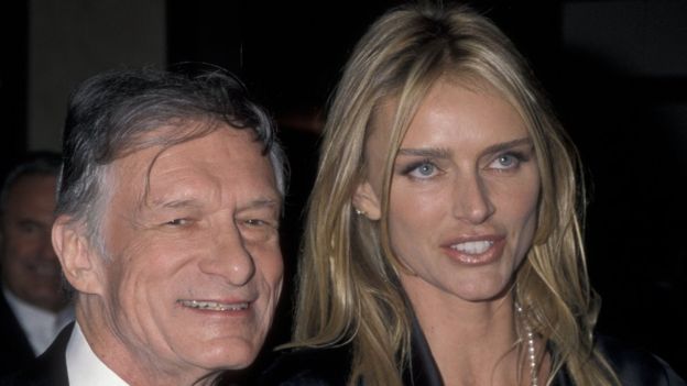 Hefner se casó con Kimberley Conrad en 1989. Él tenía 63 años y ella 25. GETTY IMAGES