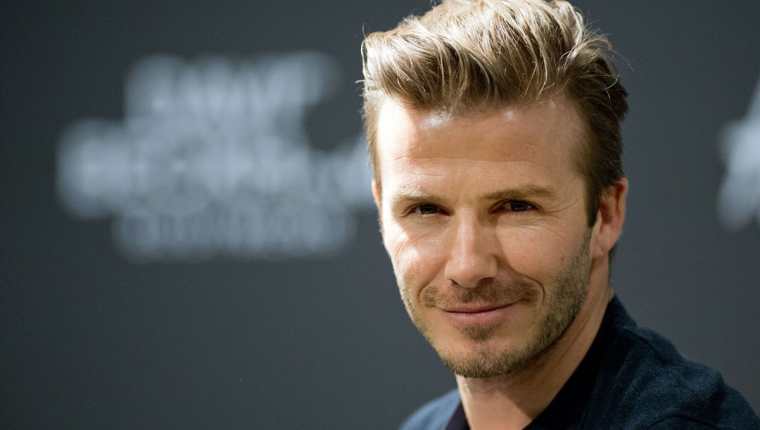 Pese a estar retirado del futbol profesional, David Beckham sigue demostrando que el deporte es su pasión. (Foto Prensa Libre: AFP)