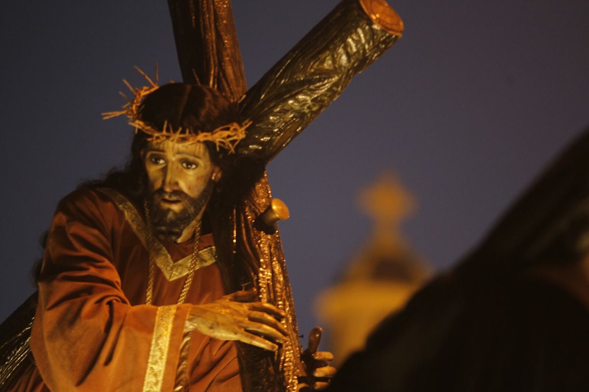El víacrusis penitencial de Jesús de la Justicia, de El Calvario, abre la temporada cuaresmal en Guatemala. (Foto Prensa Libre: Oscar Rivas)
