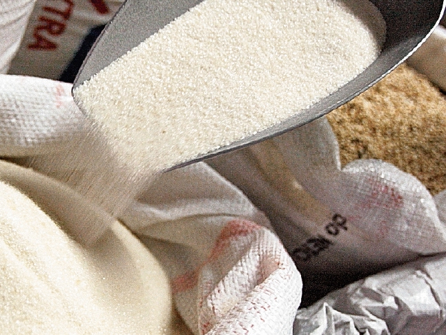 Fortificar el azúcar con zinc, ácido fólico y hierro es la propuesta que hace la Comisión del Menor y de la Familia en el Congreso de la República. (Foto Prensa Libre: Hemeroteca)