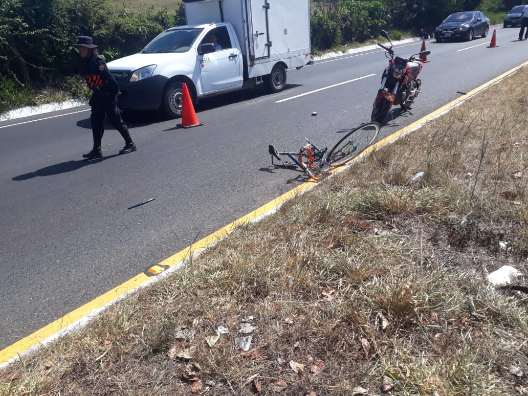 La bicicleta en la que se conducía Manuel Alonzo quedó totalmente destruída. (Foto Prensa Libre: Cortesía)